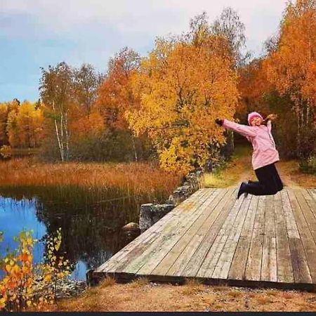 Egen Stuga Och Vedeldad Bastu Linghed Bagian luar foto