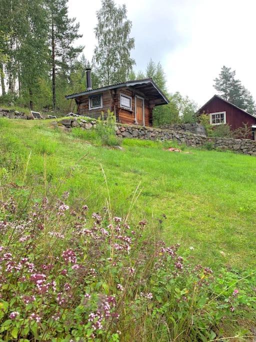 Egen Stuga Och Vedeldad Bastu Linghed Bagian luar foto